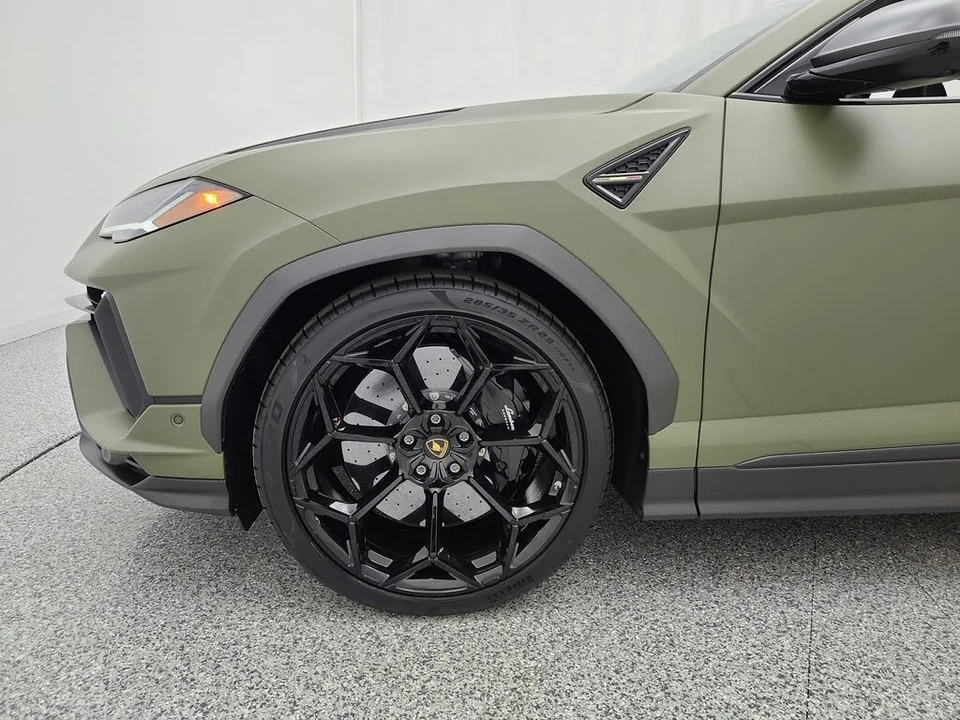 2024 Lamborghini Urus Performante - Image 17 of 29