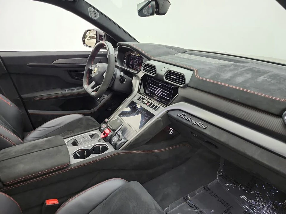 2024 Lamborghini Urus Performante - Image 22 of 29