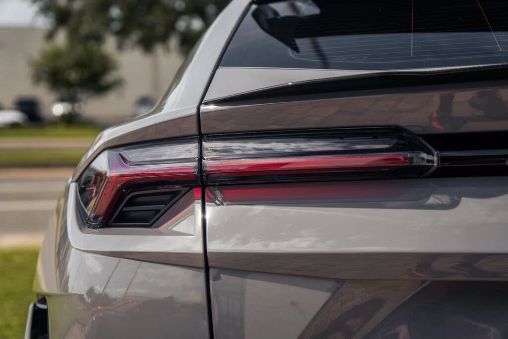 2024 Lamborghini Urus Performante - Image 12 of 31