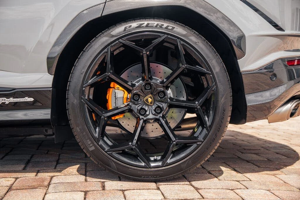 2024 Lamborghini Urus Performante - Image 17 of 31