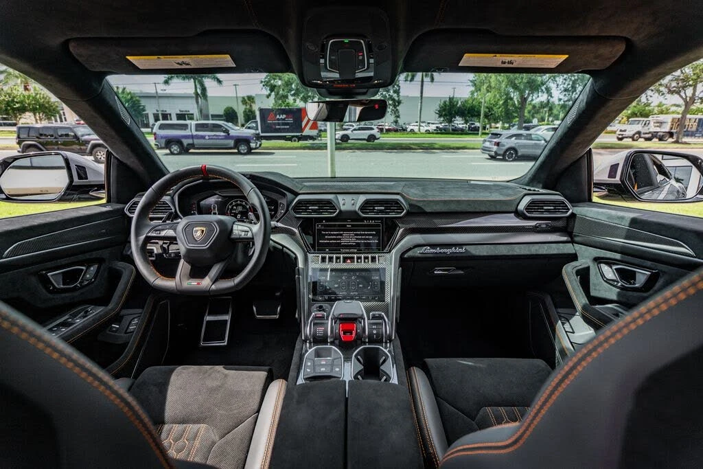 2024 Lamborghini Urus Performante - Image 25 of 31