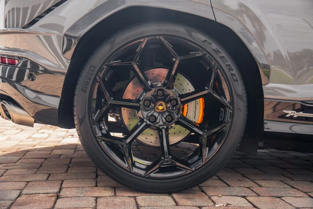 2024 Lamborghini Urus Performante - Image 14 of 31