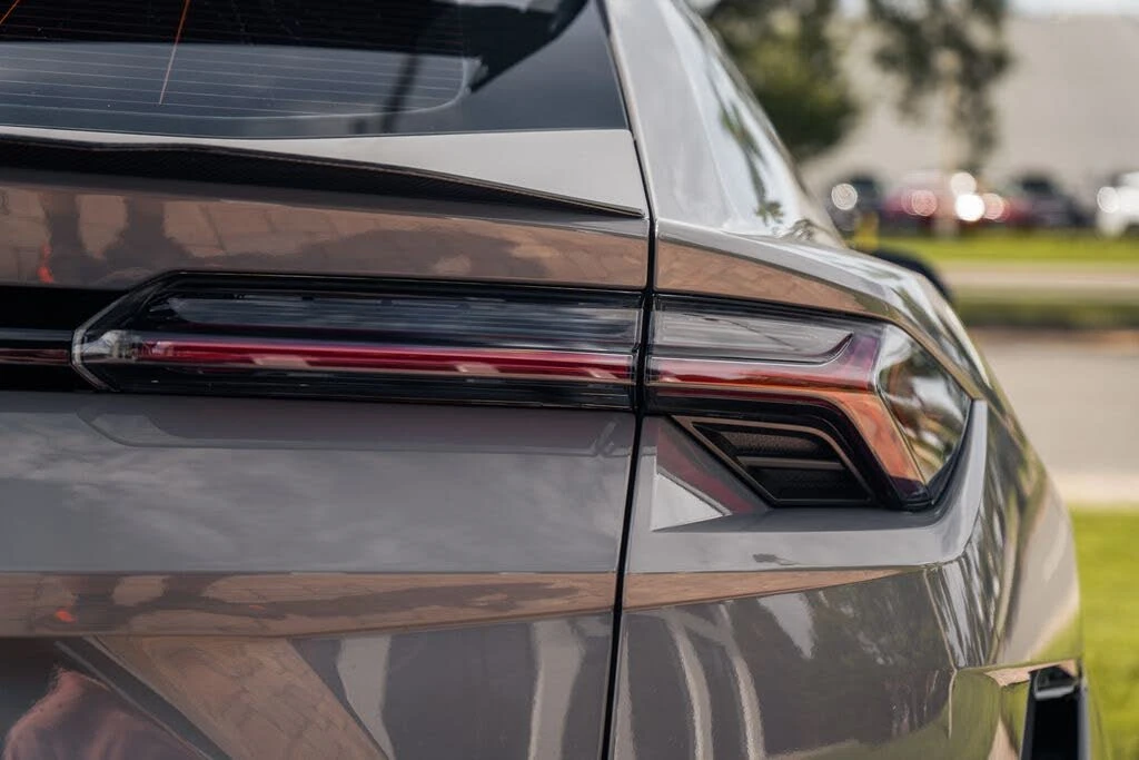 2024 Lamborghini Urus Performante - Image 13 of 31