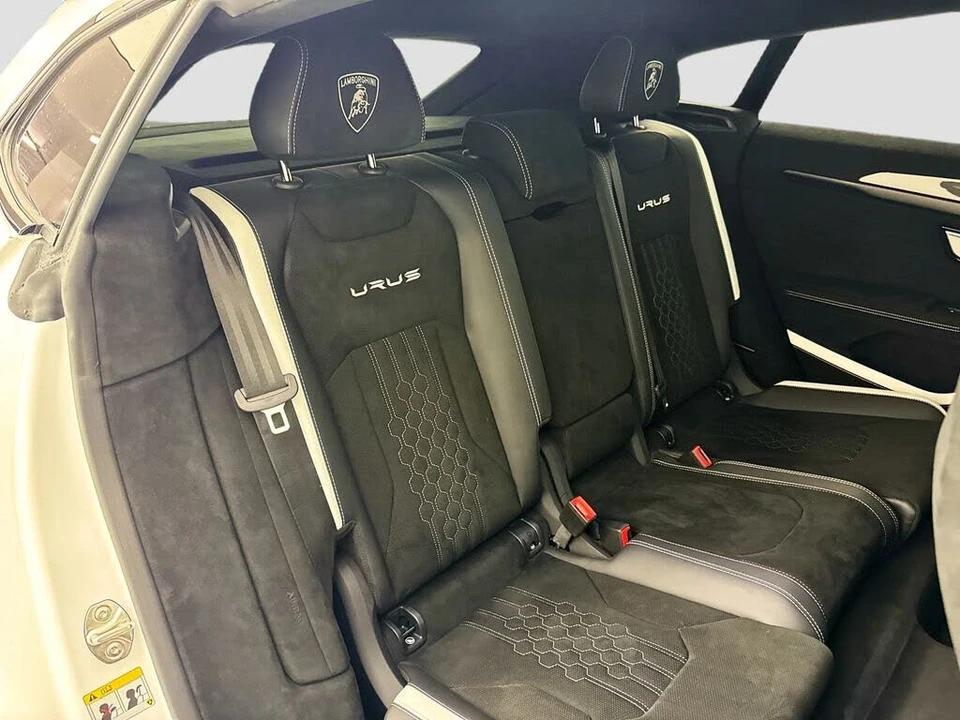 2024 Lamborghini Urus Performante - Image 29 of 31