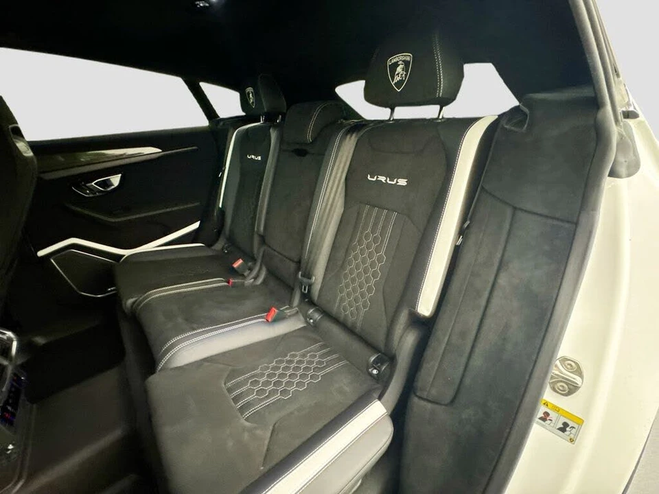 2024 Lamborghini Urus Performante - Image 25 of 31