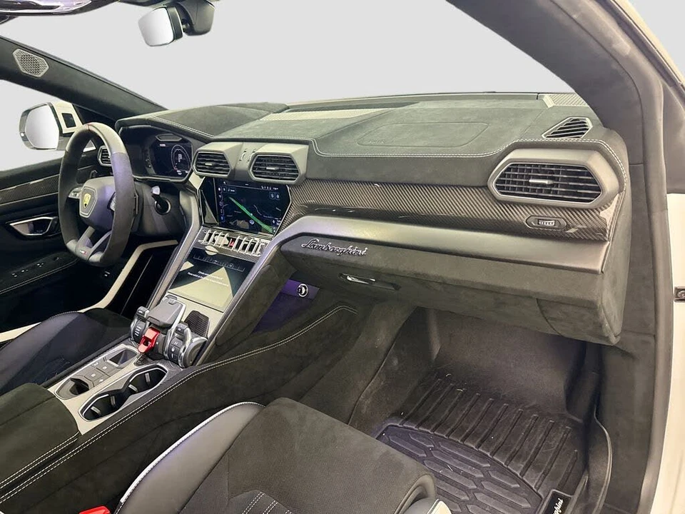 2024 Lamborghini Urus Performante - Image 31 of 31