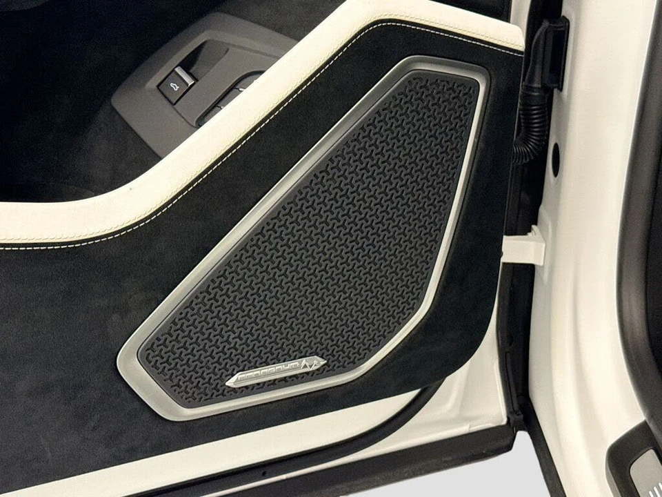 2024 Lamborghini Urus Performante - Image 19 of 31