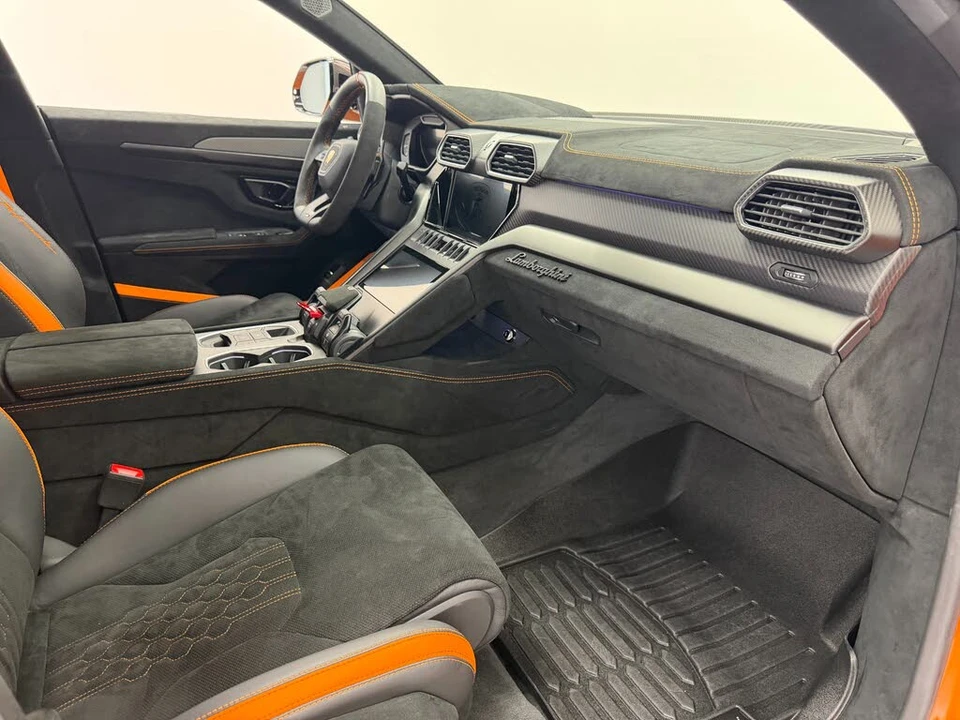 2024 Lamborghini Urus Performante - Image 13 of 31
