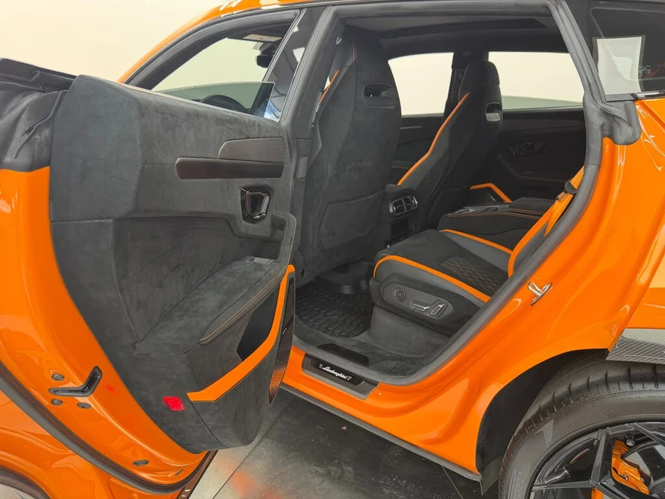 2024 Lamborghini Urus Performante - Image 23 of 31
