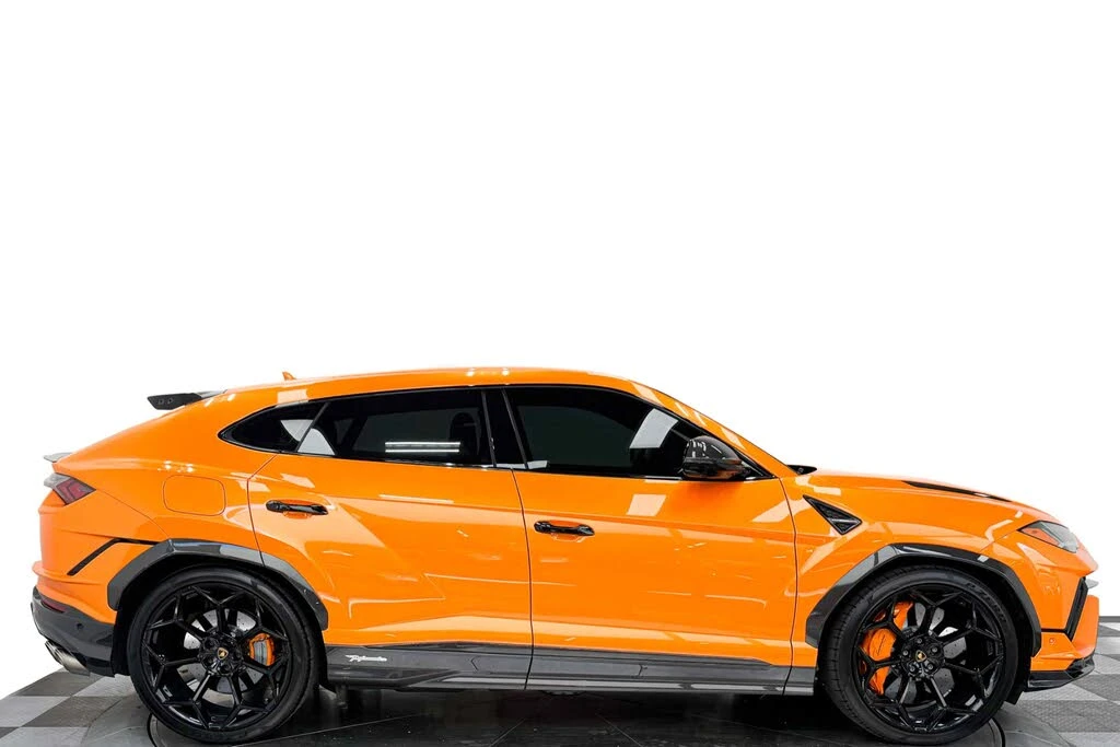 2024 Lamborghini Urus Performante - Image 2 of 31
