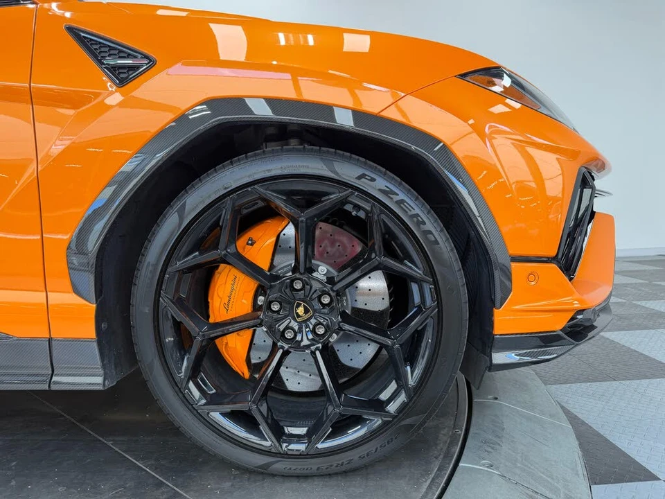 2024 Lamborghini Urus Performante - Image 29 of 31