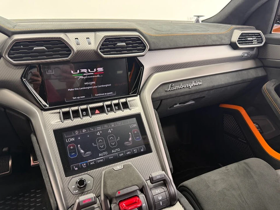 2024 Lamborghini Urus Performante - Image 15 of 31