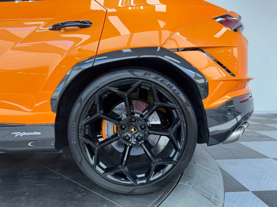 2024 Lamborghini Urus Performante - Image 10 of 31