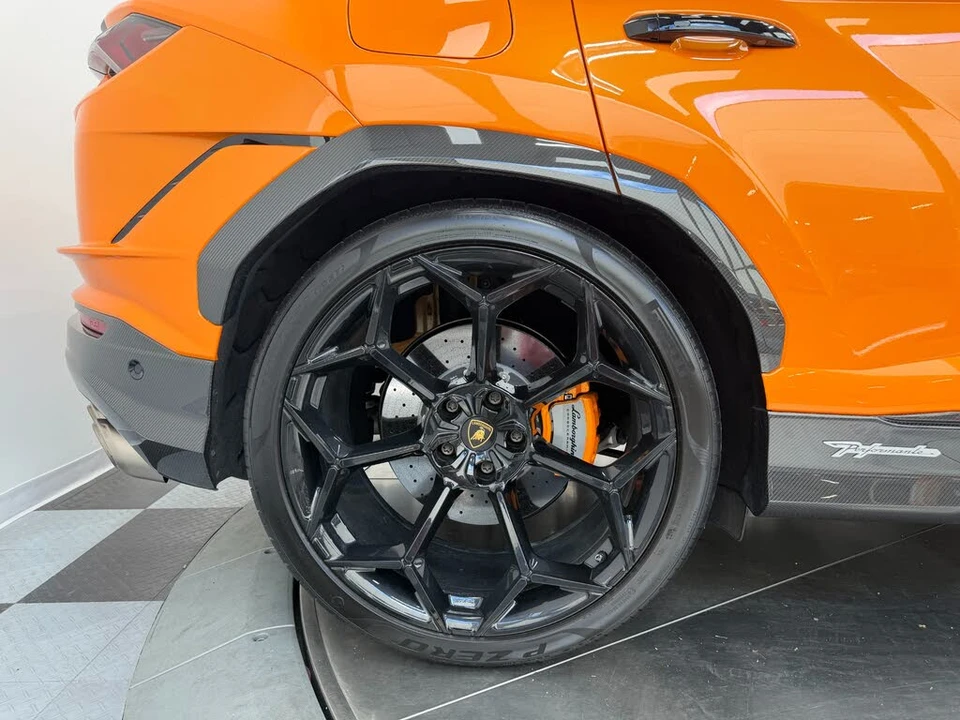 2024 Lamborghini Urus Performante - Image 28 of 31