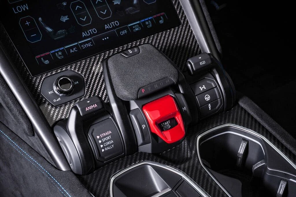 2024 Lamborghini Urus Performante - Image 31 of 31