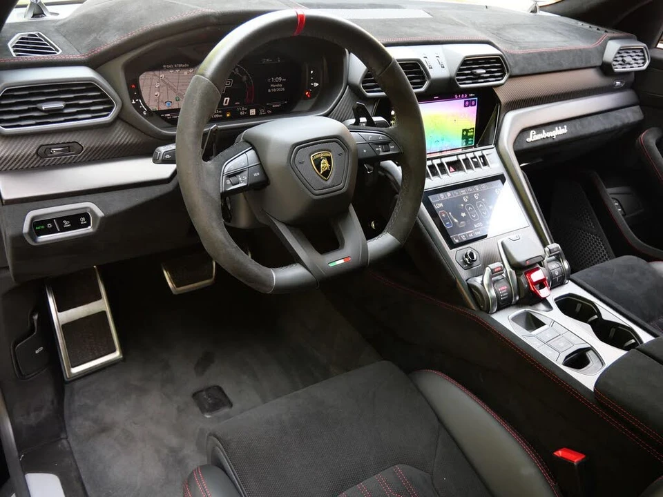 2024 Lamborghini Urus Performante - Image 10 of 31