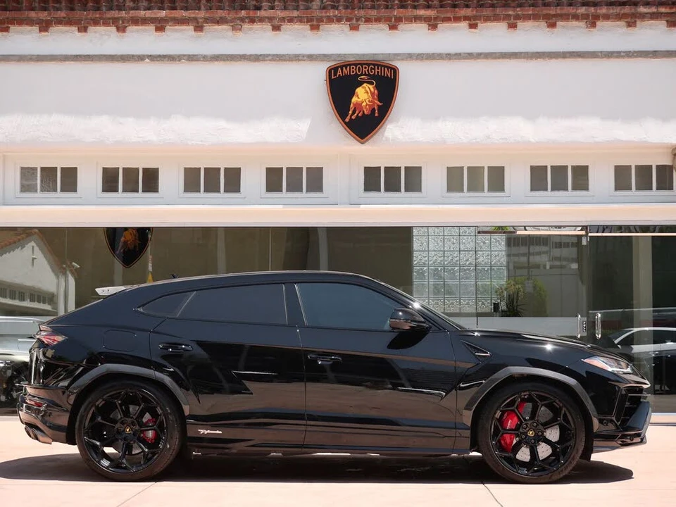 2024 Lamborghini Urus Performante - Image 2 of 31