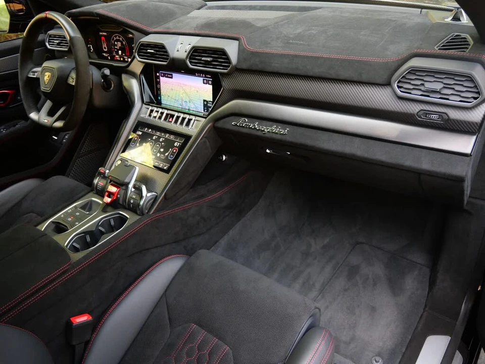 2024 Lamborghini Urus Performante - Image 22 of 31