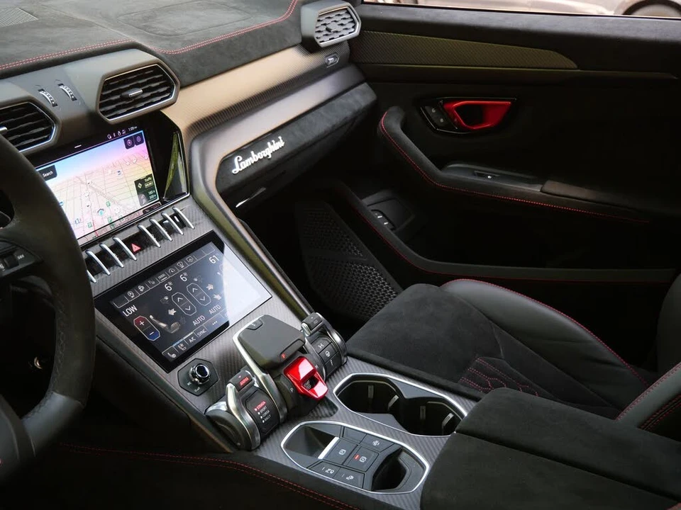 2024 Lamborghini Urus Performante - Image 12 of 31