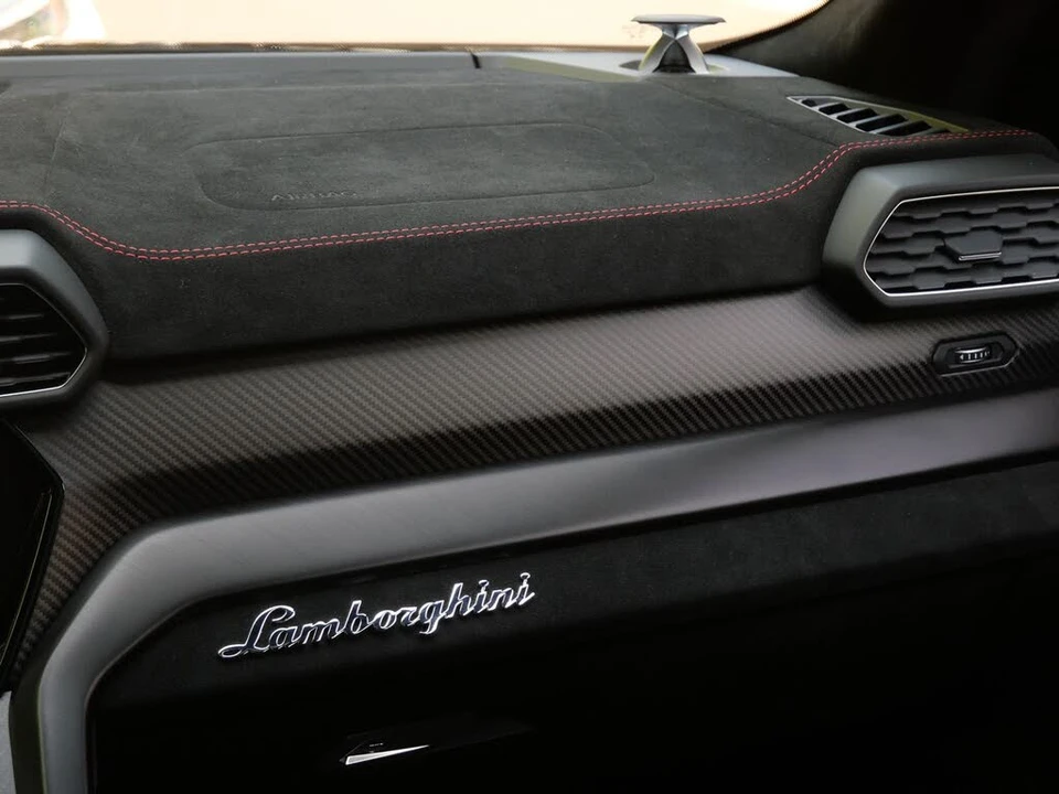 2024 Lamborghini Urus Performante - Image 20 of 31