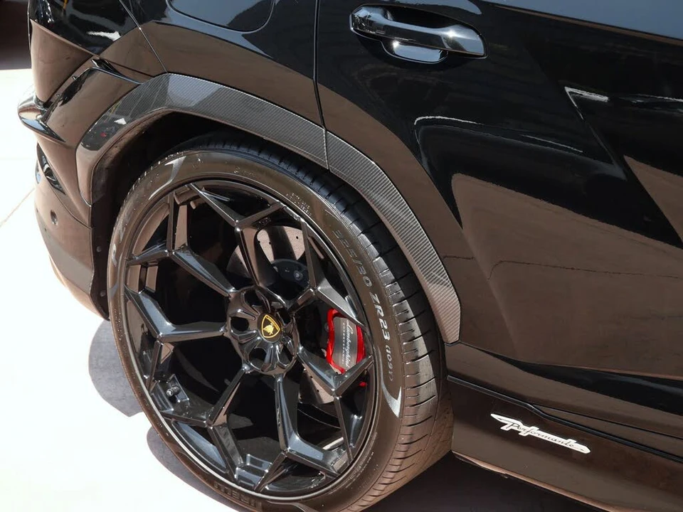 2024 Lamborghini Urus Performante - Image 29 of 31