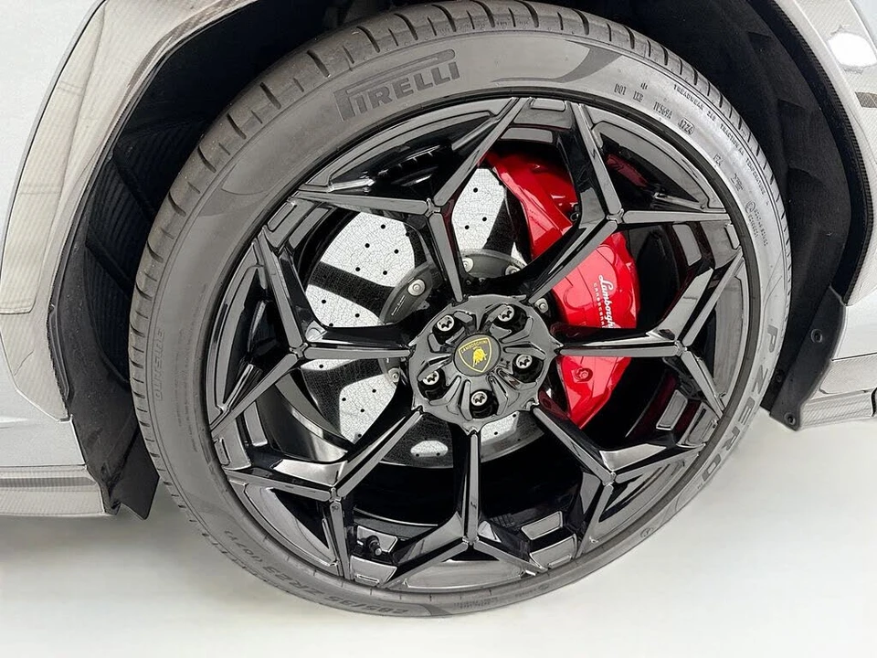 2024 Lamborghini Urus Performante - Image 29 of 31