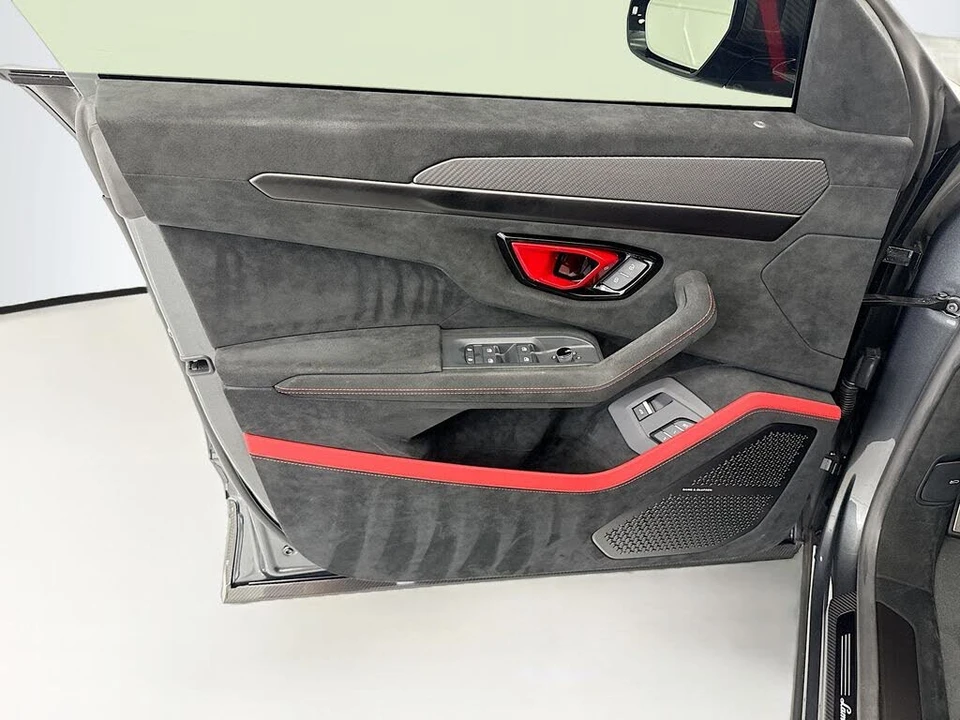 2024 Lamborghini Urus Performante - Image 23 of 31