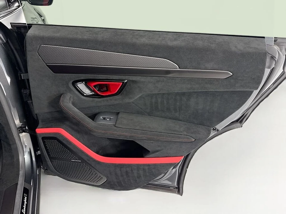 2024 Lamborghini Urus Performante - Image 26 of 31