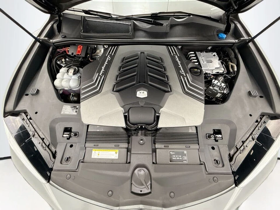 2024 Lamborghini Urus Performante - Image 28 of 31