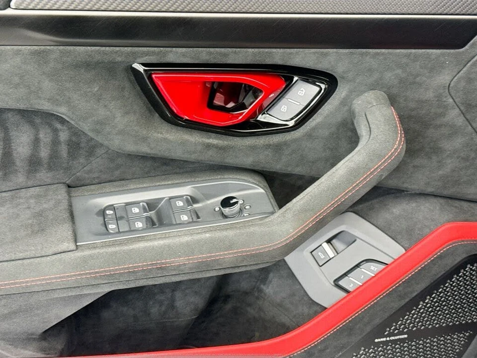 2024 Lamborghini Urus Performante - Image 22 of 31