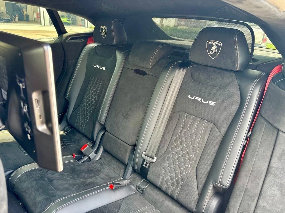 2024 Lamborghini Urus Performante - Image 22 of 31
