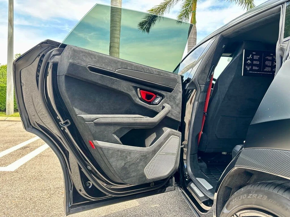 2024 Lamborghini Urus Performante - Image 20 of 31