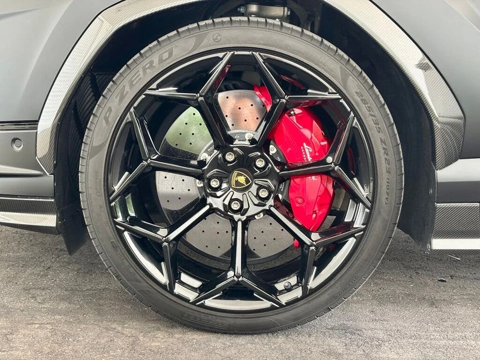 2024 Lamborghini Urus Performante - Image 15 of 31
