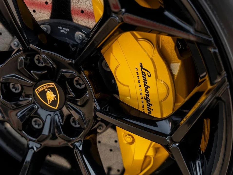 2024 Lamborghini Urus Performante - Image 14 of 31