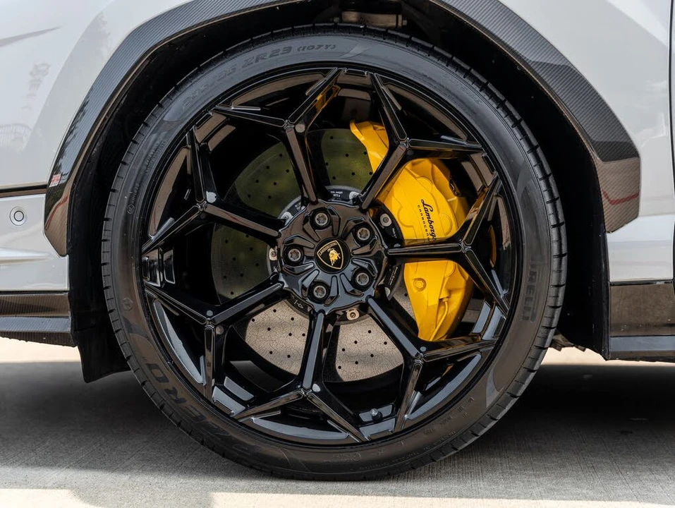 2024 Lamborghini Urus Performante - Image 13 of 31