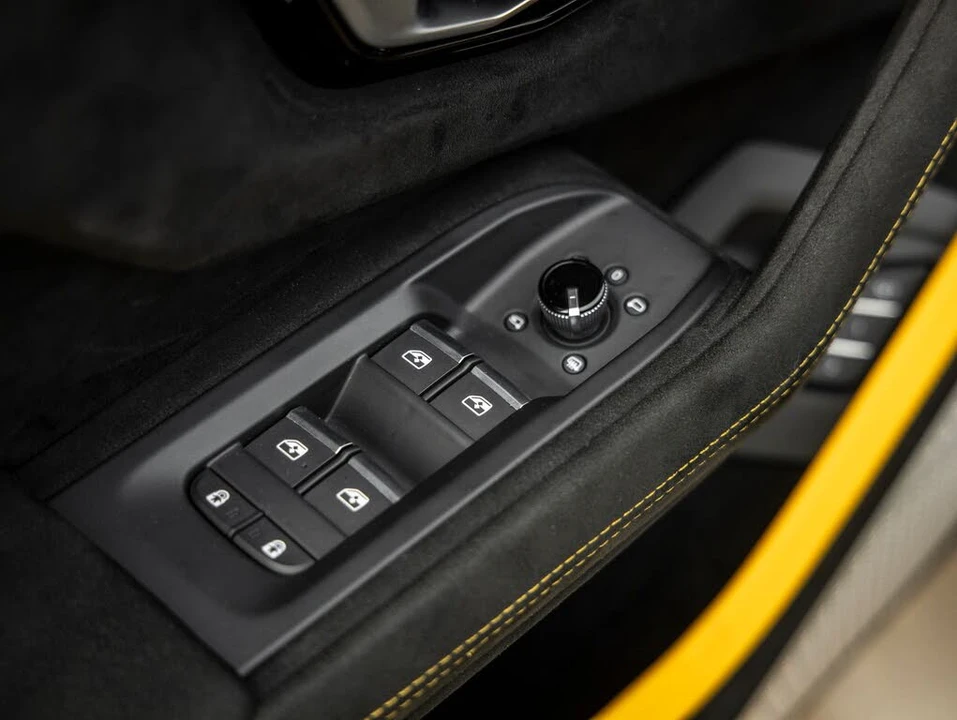 2024 Lamborghini Urus Performante - Image 27 of 31