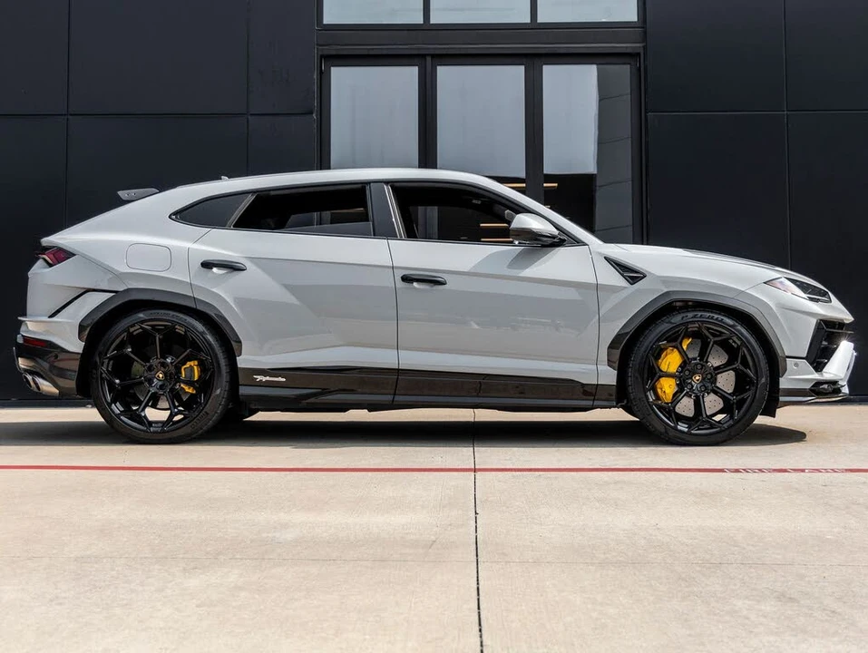 2024 Lamborghini Urus Performante - Image 9 of 31