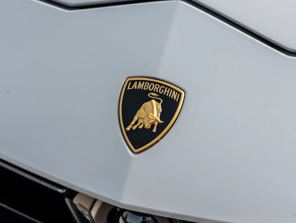 2024 Lamborghini Urus Performante - Image 18 of 31