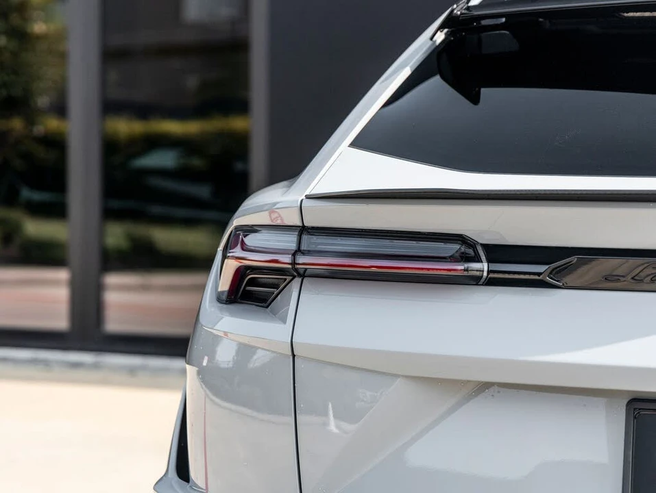 2024 Lamborghini Urus Performante - Image 10 of 31