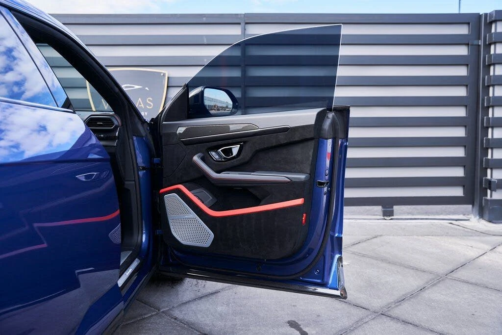 2024 Lamborghini Urus Performante - Image 29 of 31