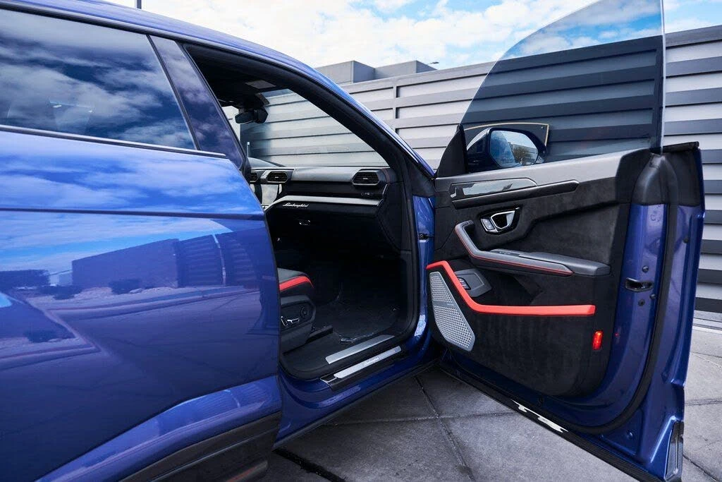 2024 Lamborghini Urus Performante - Image 30 of 31