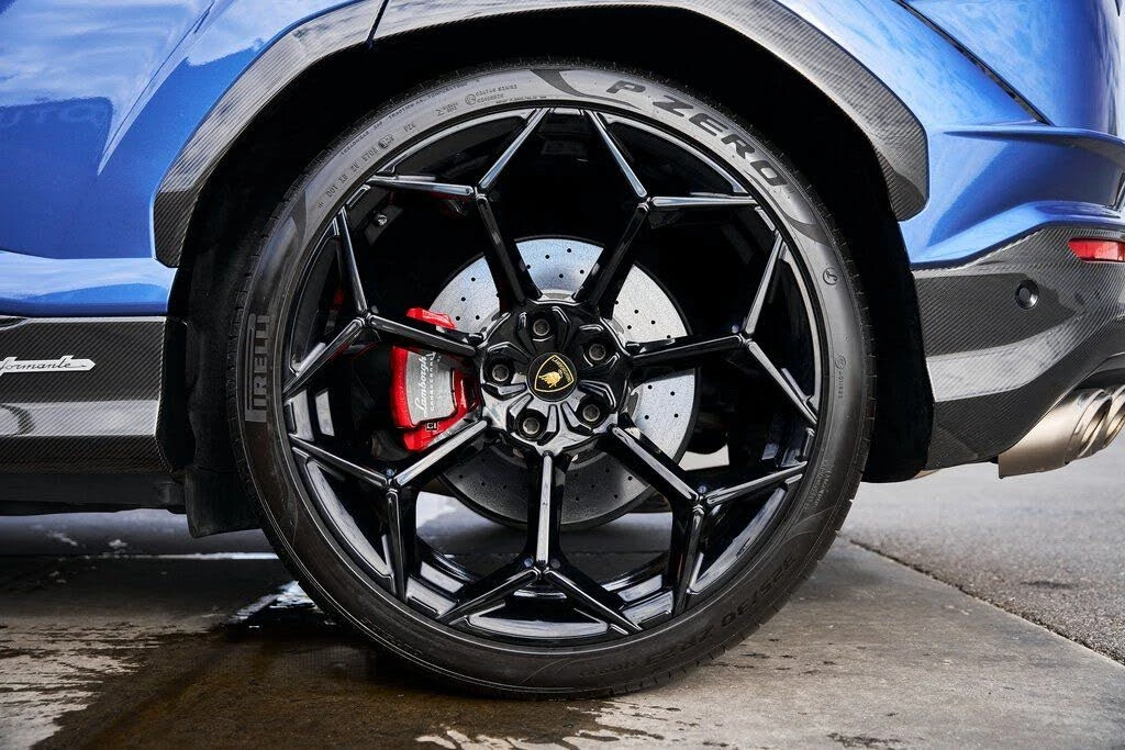 2024 Lamborghini Urus Performante - Image 26 of 31