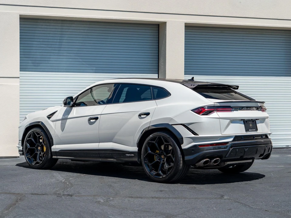 2024 Lamborghini Urus Performante - Image 10 of 31