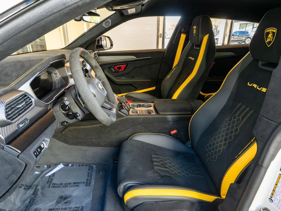 2024 Lamborghini Urus Performante - Image 14 of 31