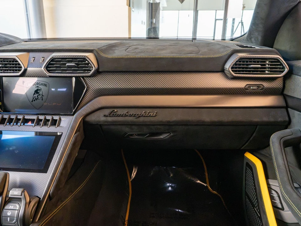 2024 Lamborghini Urus Performante - Image 20 of 31