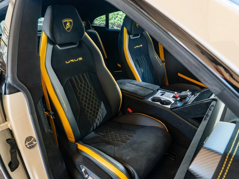 2024 Lamborghini Urus Performante - Image 28 of 31