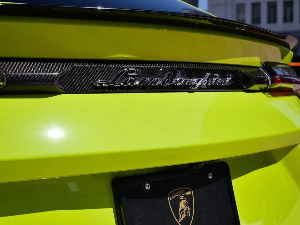 2024 Lamborghini Urus Performante - Image 27 of 31