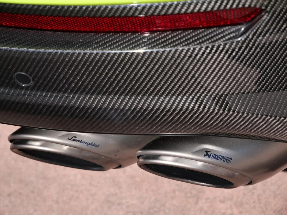 2024 Lamborghini Urus Performante - Image 26 of 31