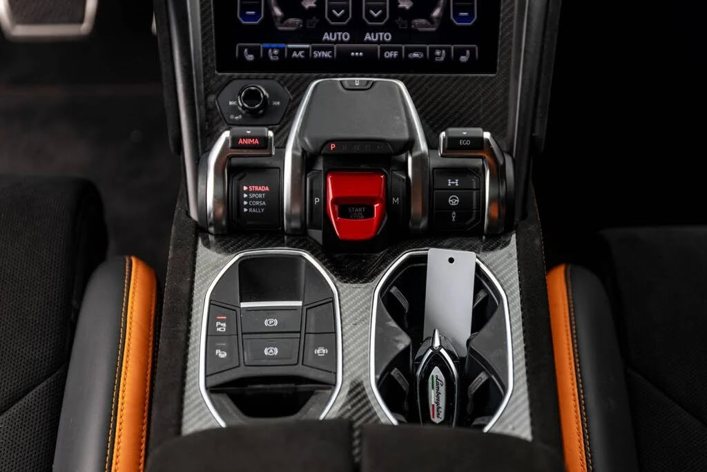 2024 Lamborghini Urus Performante - Image 14 of 15