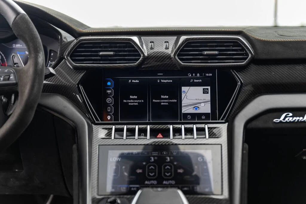 2024 Lamborghini Urus Performante - Image 13 of 15